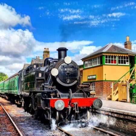 41312-at-Alresford-Will-Stratford-resized-1000-x-620-1024x536